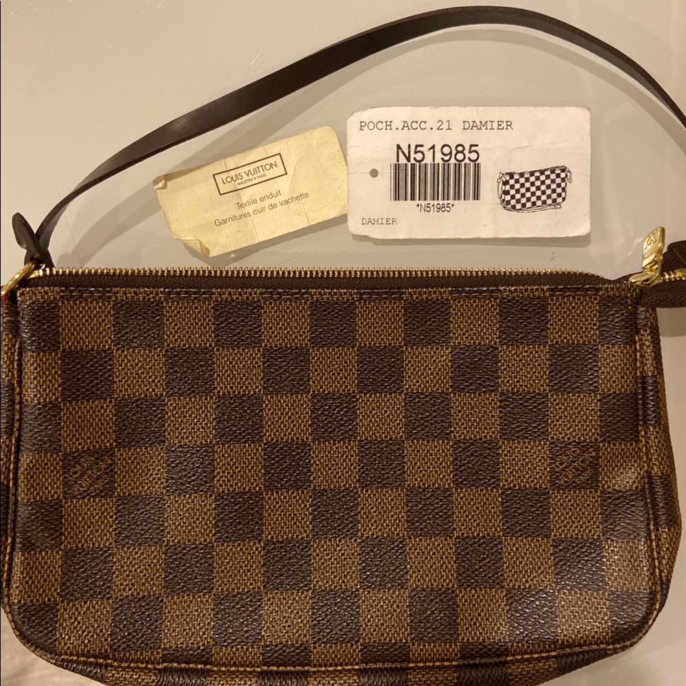 Louis Vuitton Damier Pochette Bag